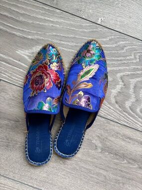 MACARON Royal Blue Floral Embroidered Slip-On Mules